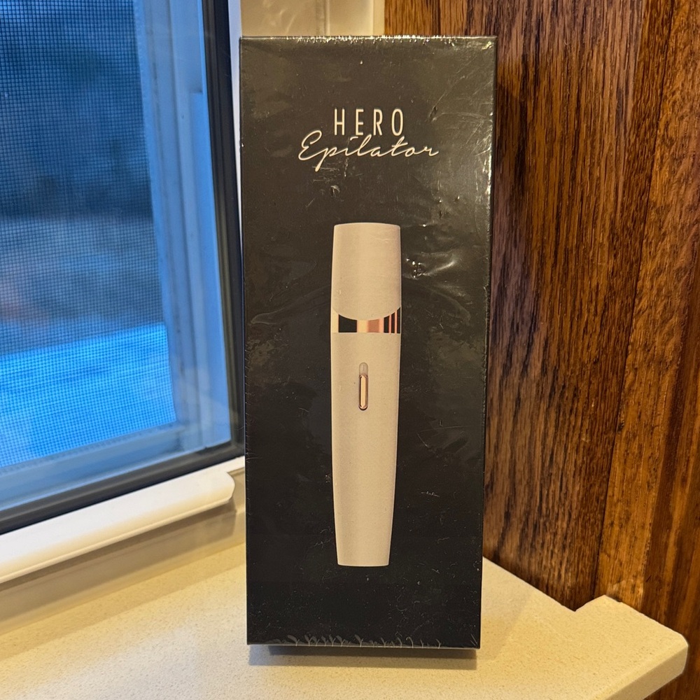 NIB Hero Epilator in White Hair Remover Tool